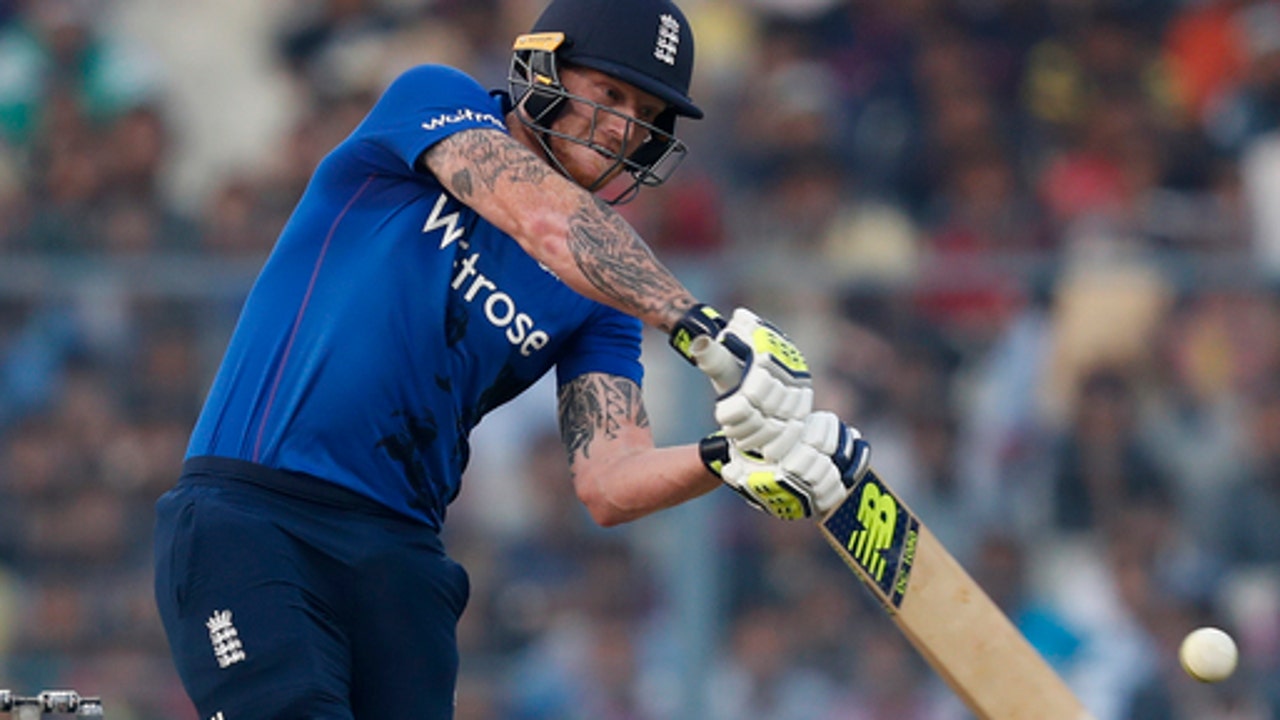 Jadhav's 90 in vain as England wins third ODI by 5 runs